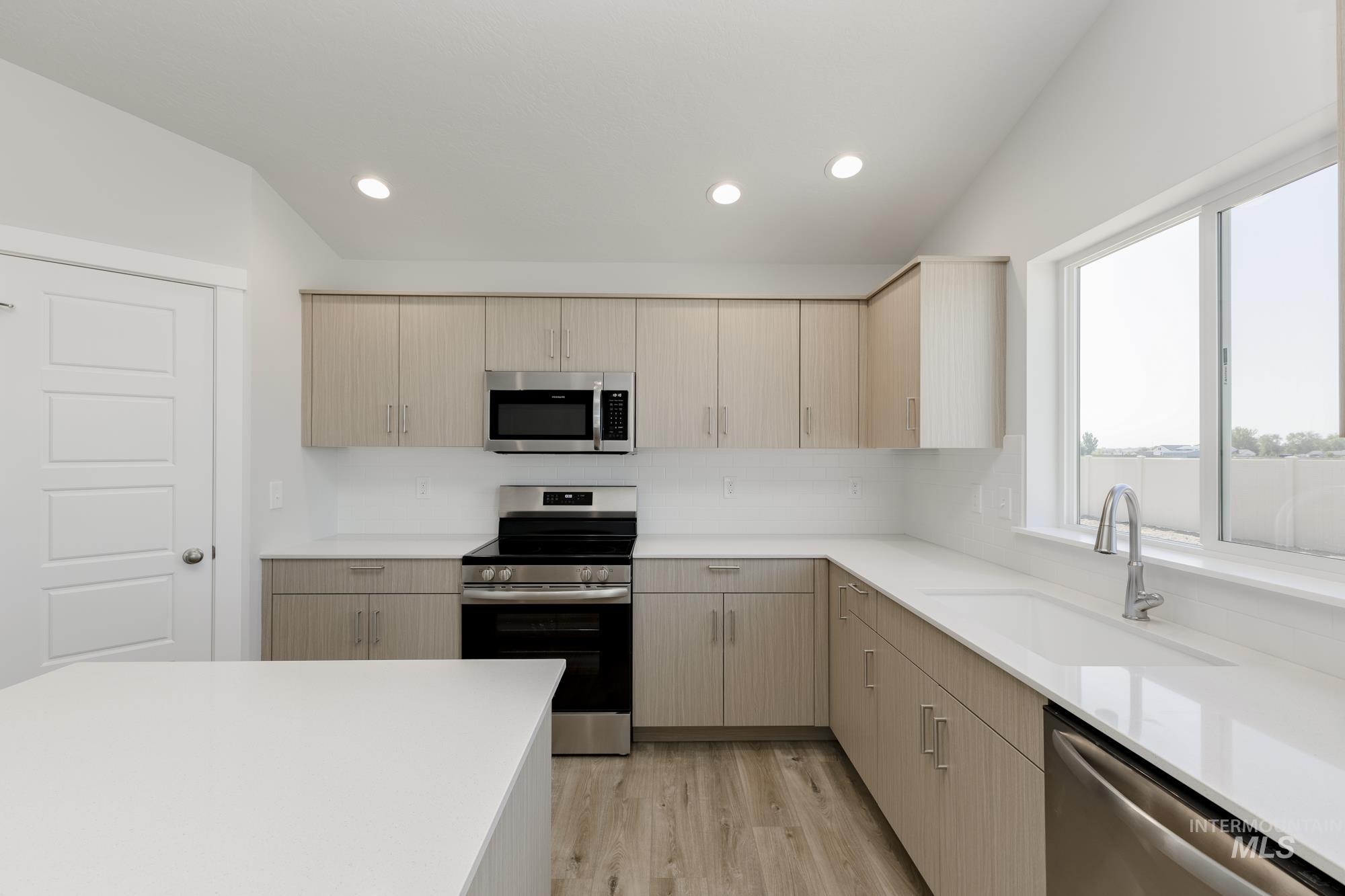 5273 E Burnte Peak St