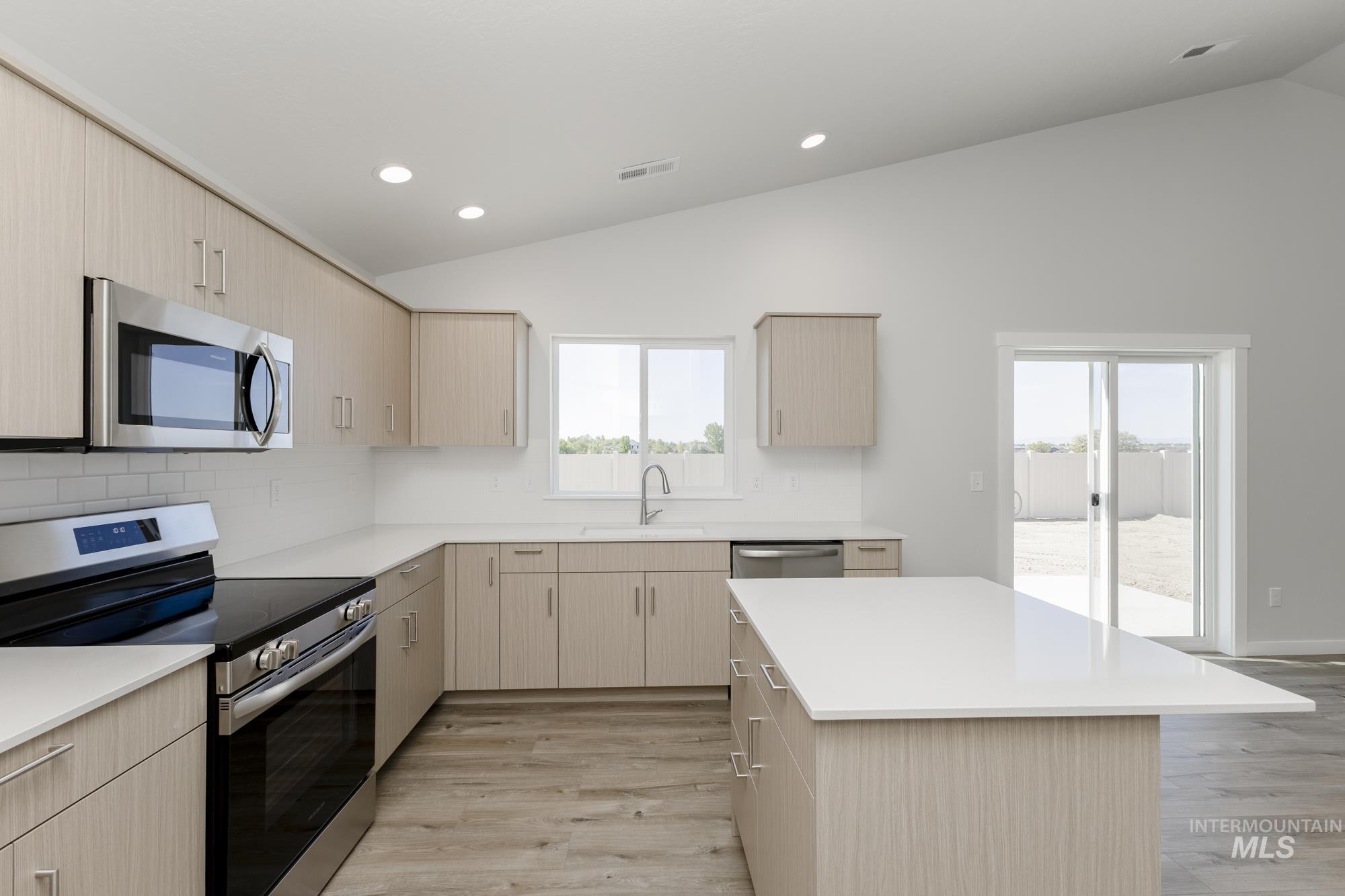 5273 E Burnte Peak St