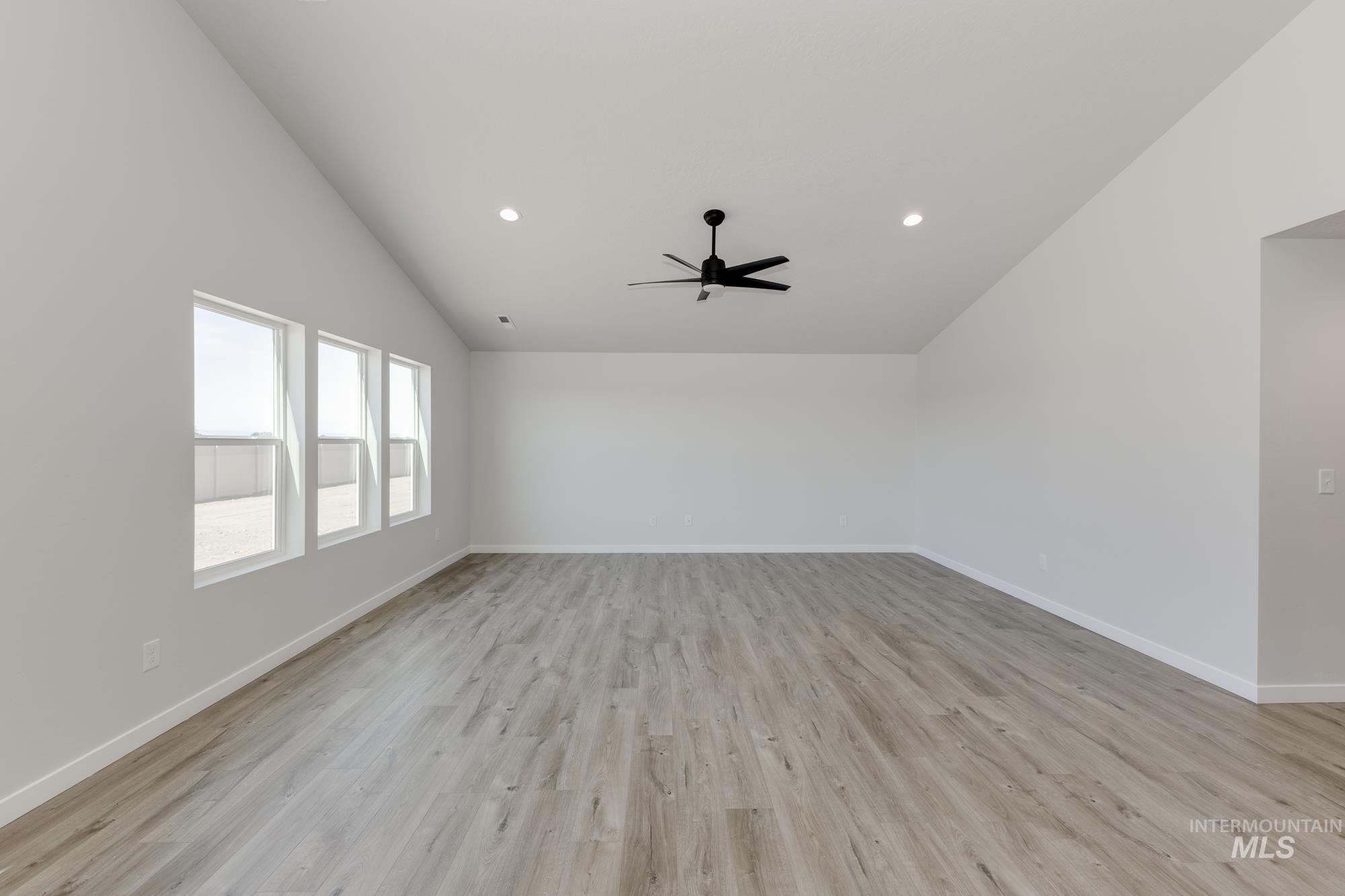 5273 E Burnte Peak St