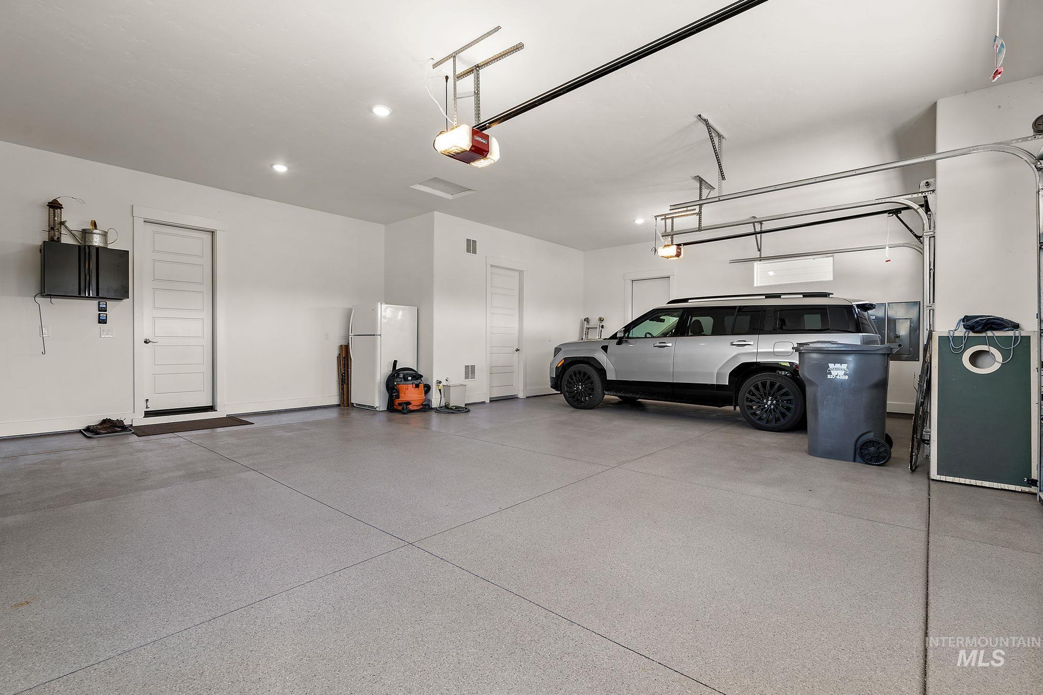 3022 Royal Vista Court