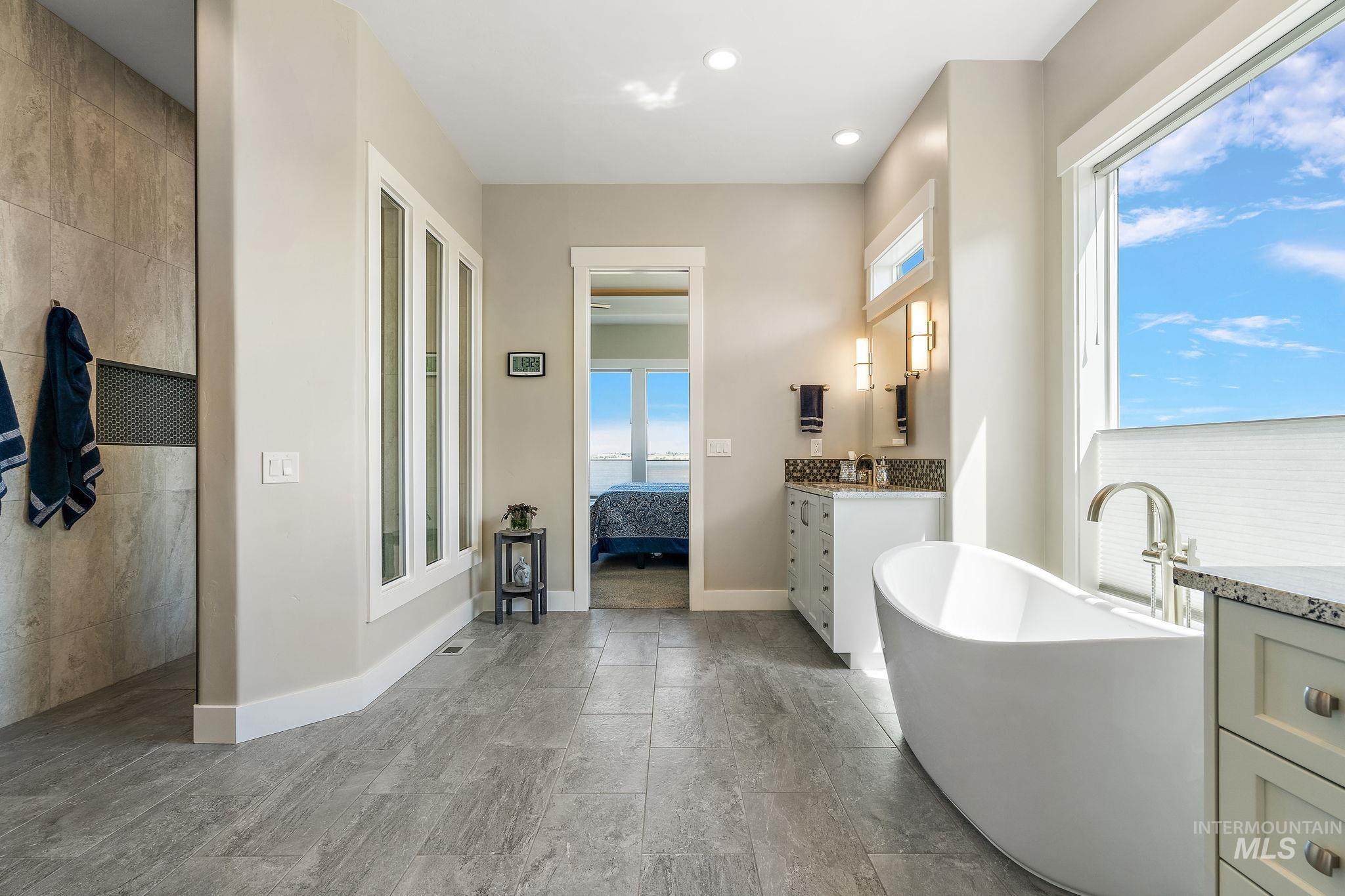 3022 Royal Vista Court