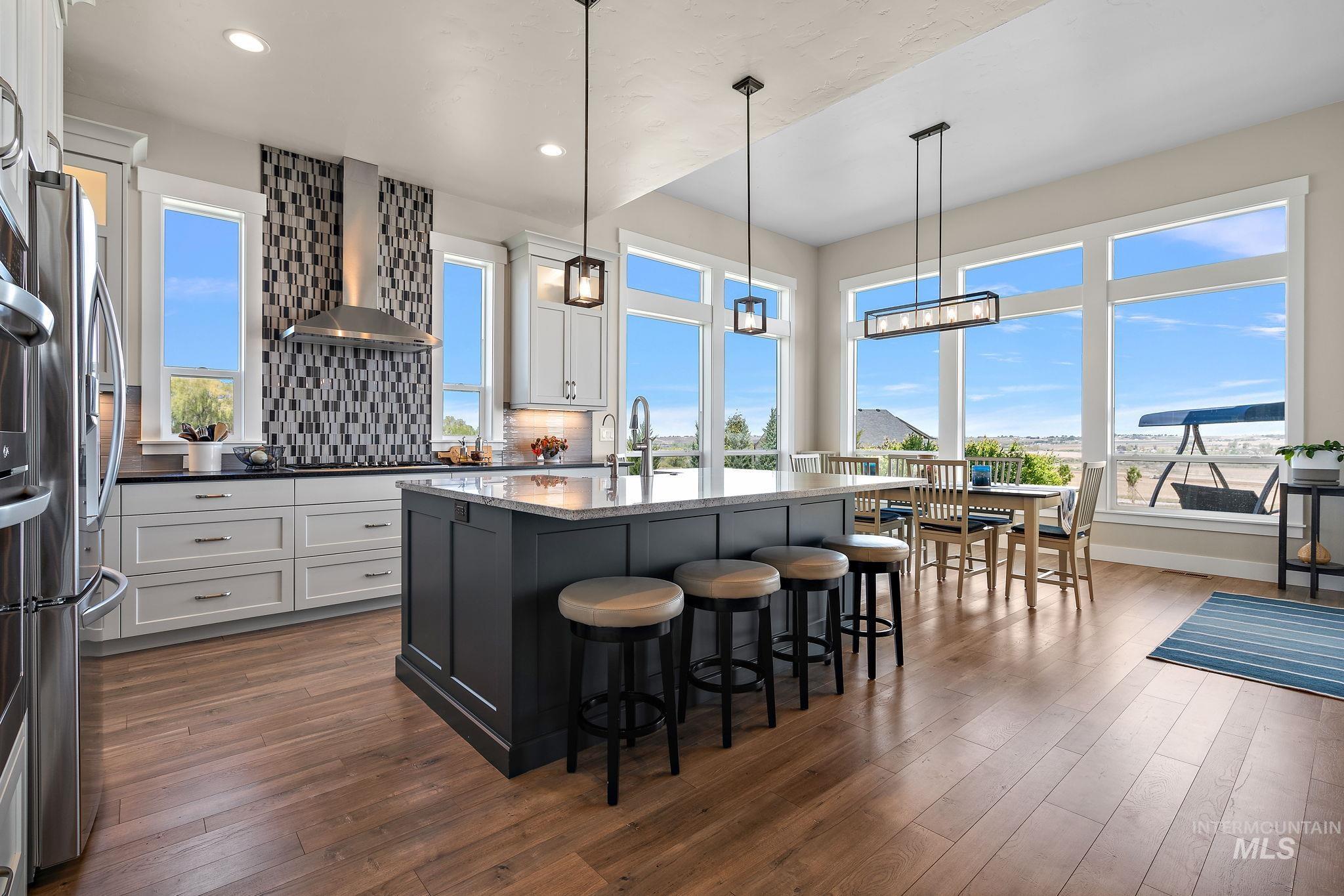 3022 Royal Vista Court
