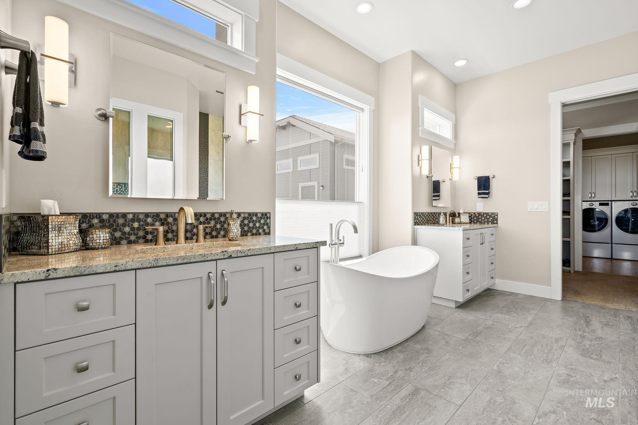 3022 Royal Vista Court