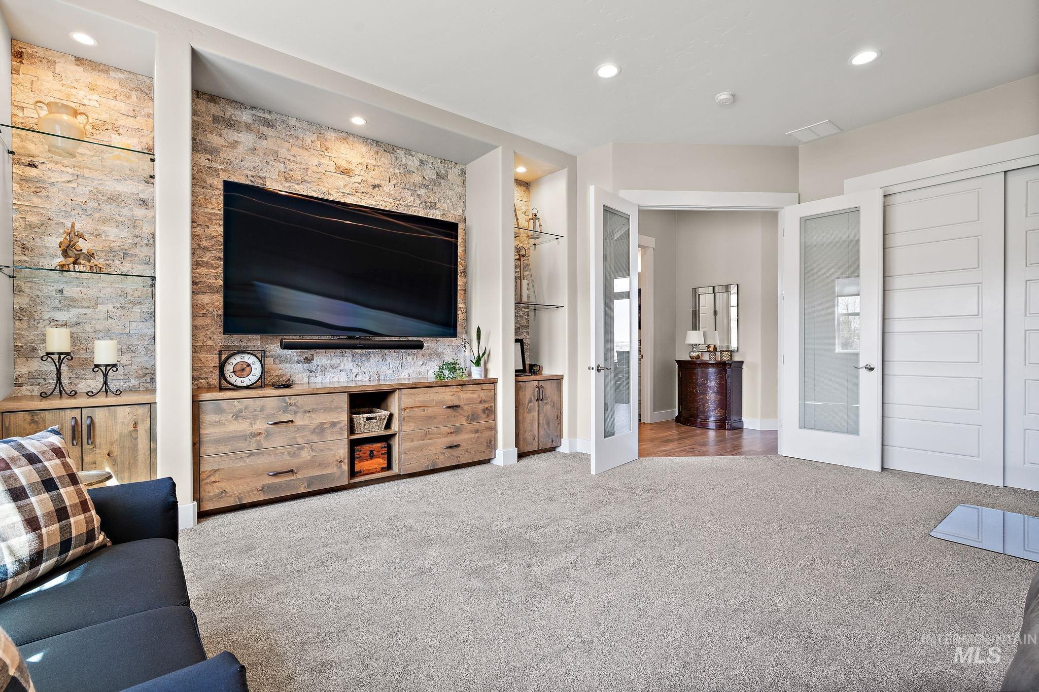 3022 Royal Vista Court