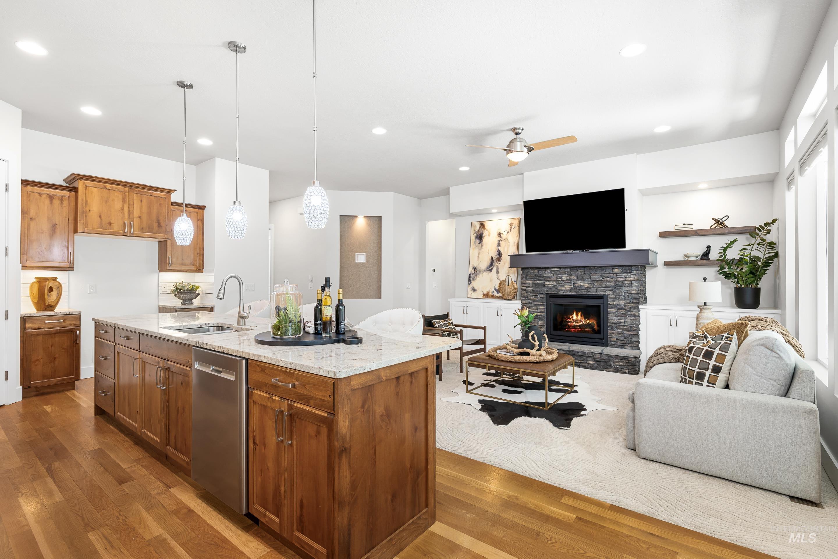 2481 S Creek Pointe Ln