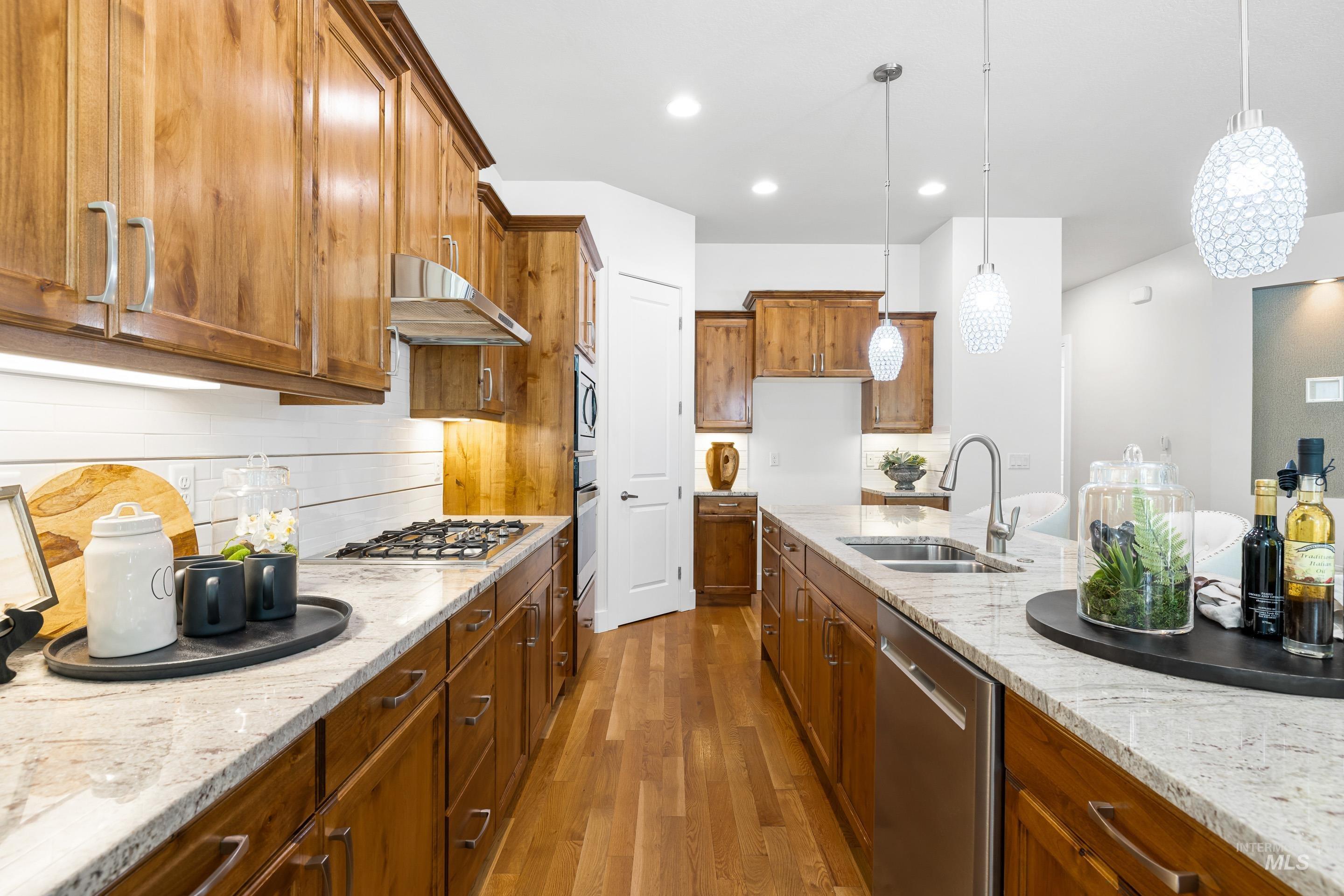 2481 S Creek Pointe Ln