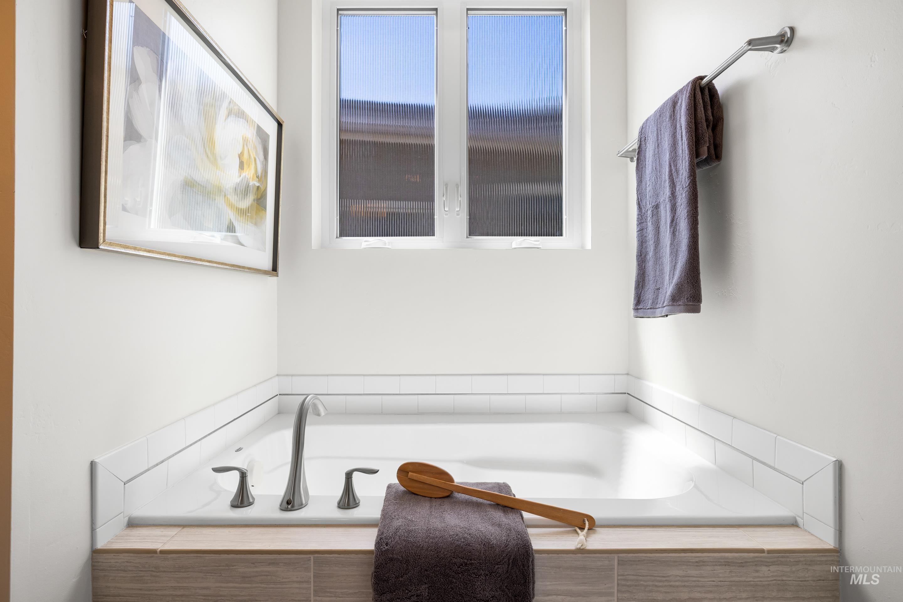 2481 S Creek Pointe Ln