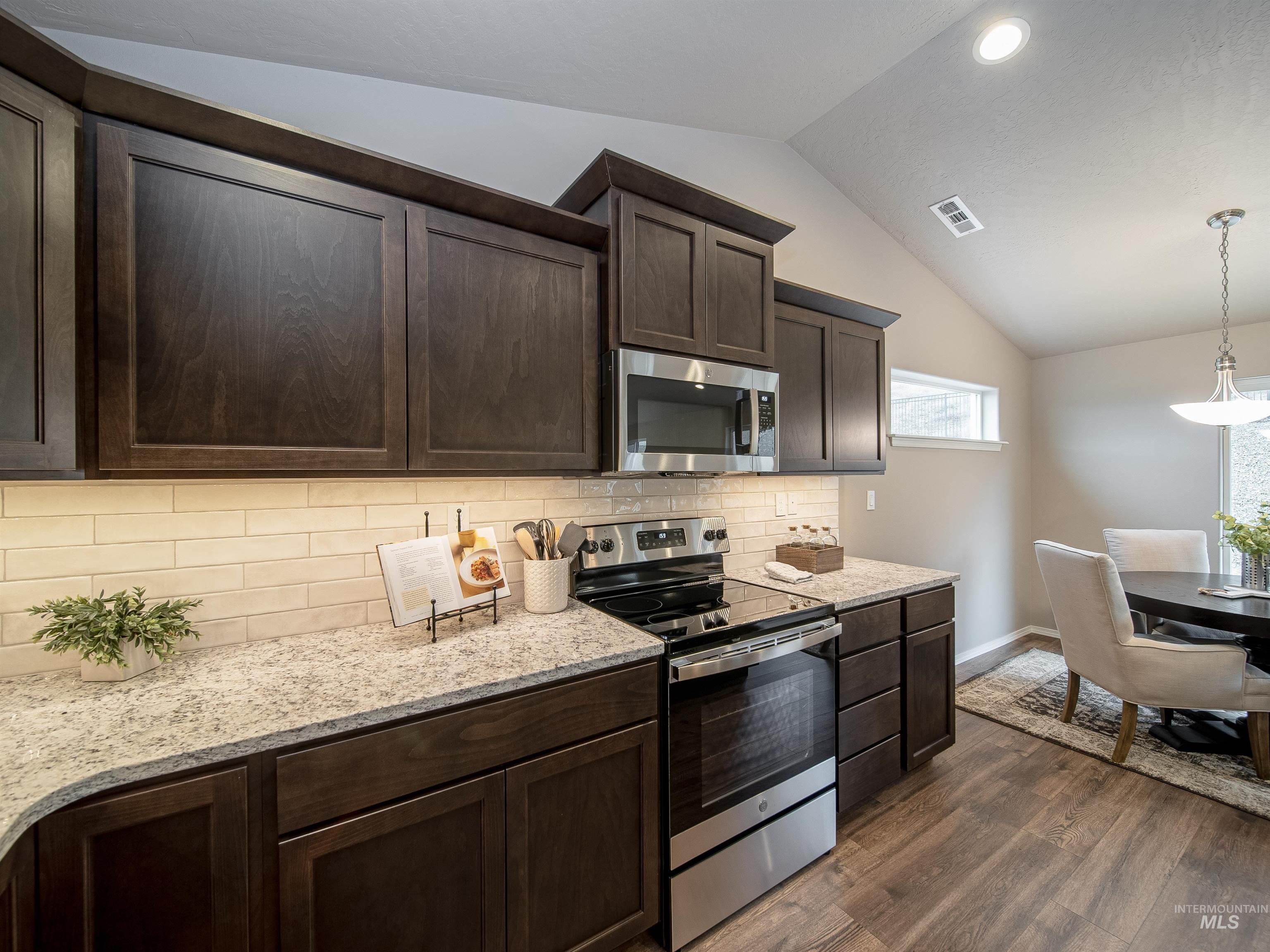 19129 Abington Ave. Unit: 1/1