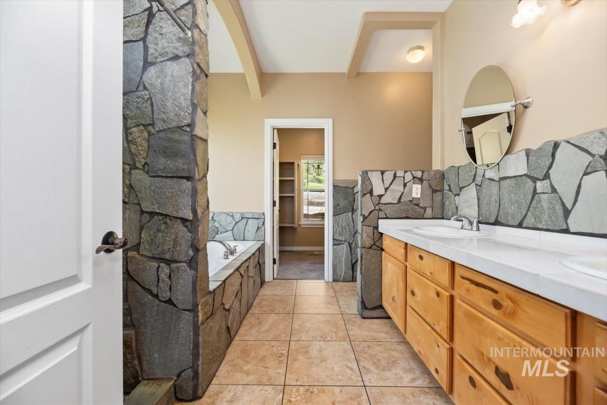 2492 W South Slope Rd