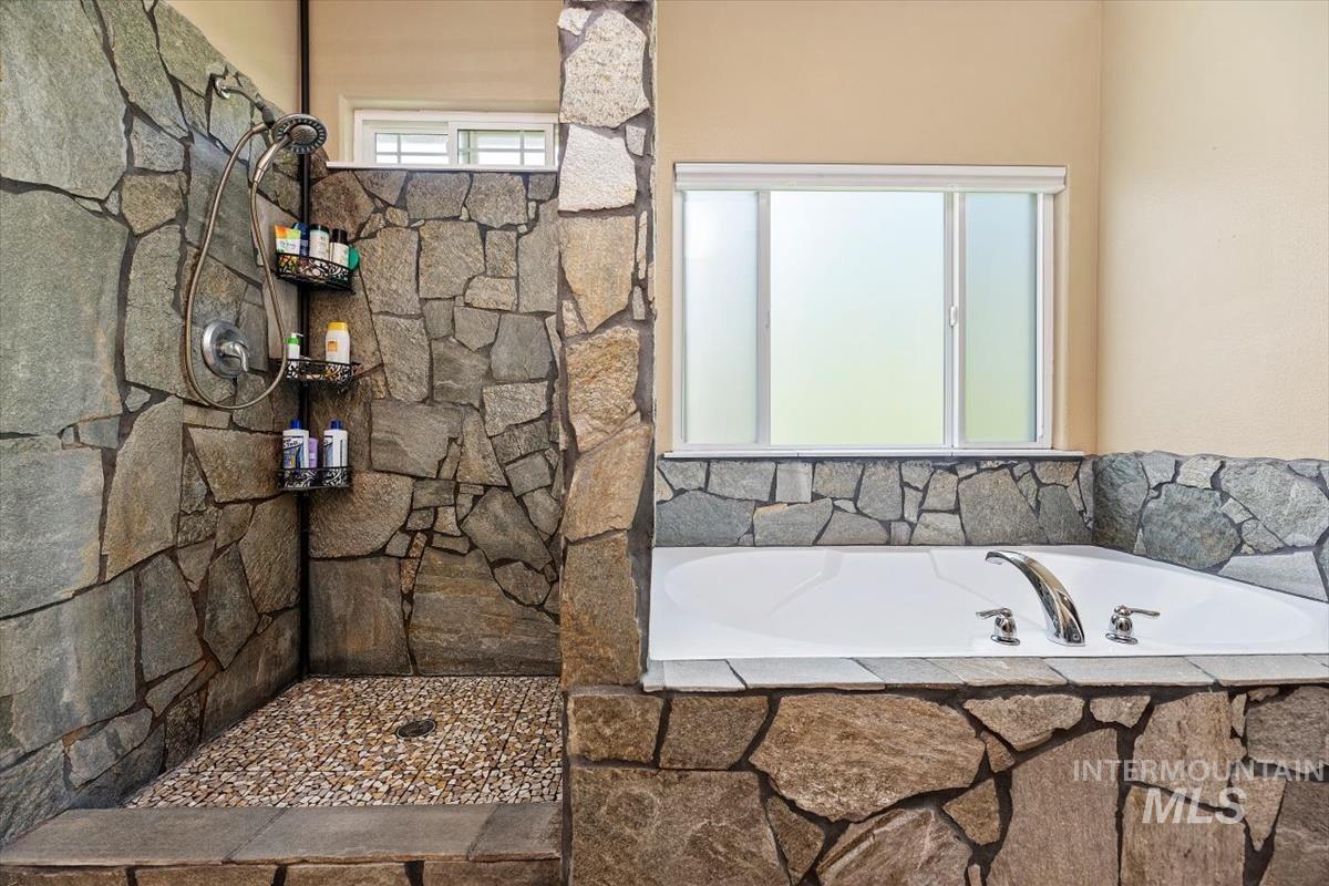 2492 W South Slope Rd