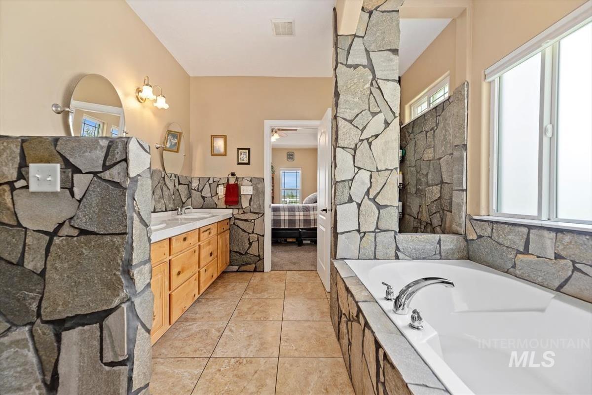 2492 W South Slope Rd