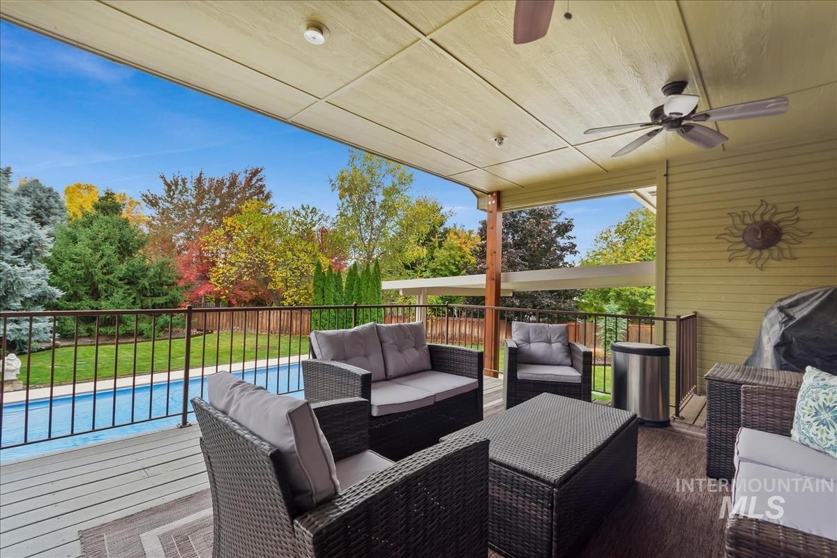 10583 N Sagecrest Pl