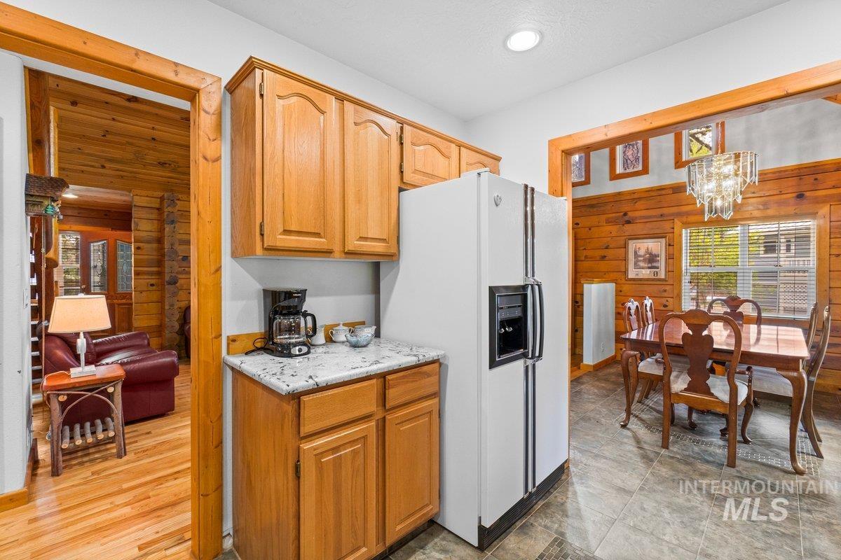 14 Sunrise Dr