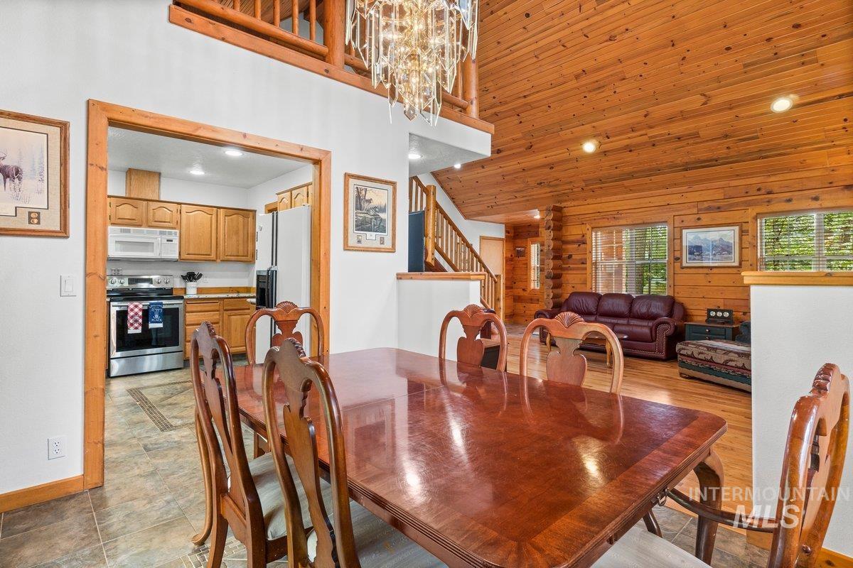 14 Sunrise Dr
