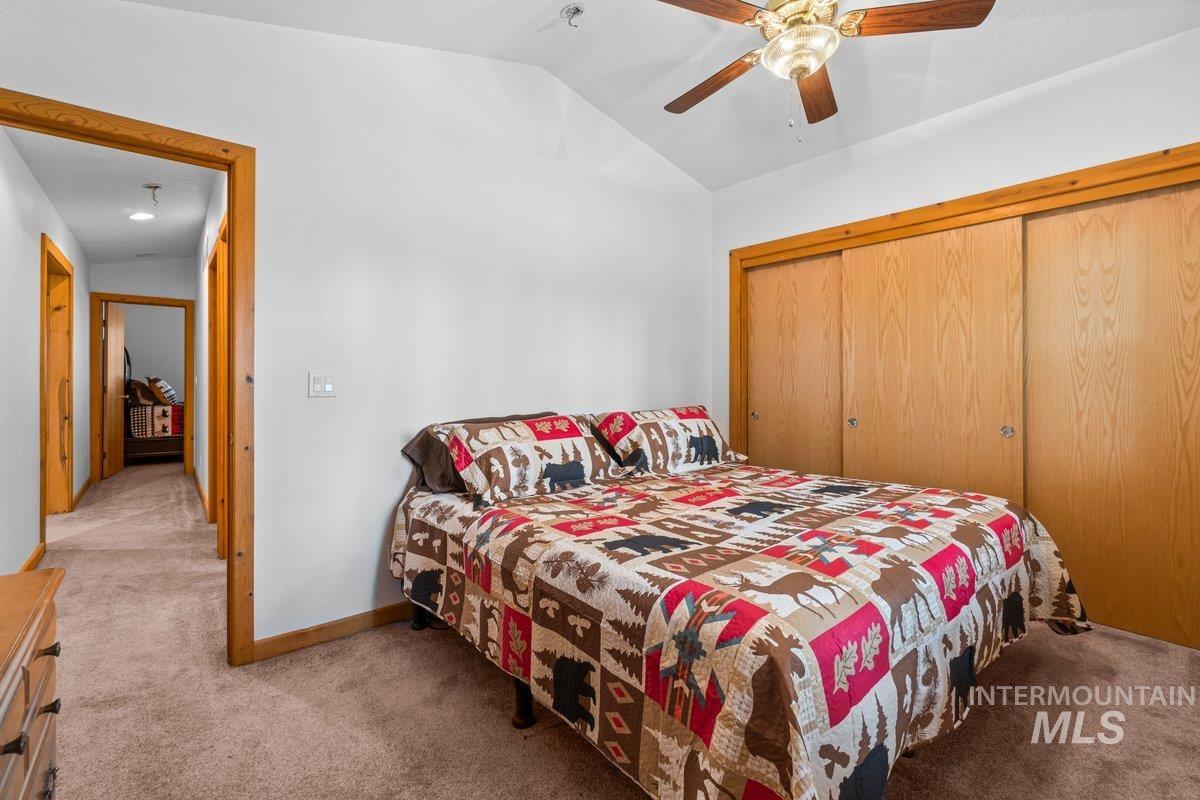 14 Sunrise Dr