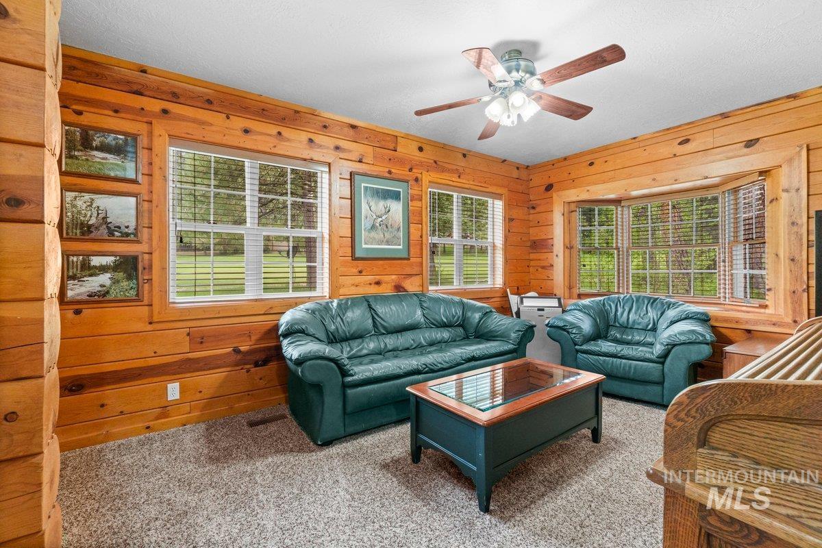 14 Sunrise Dr