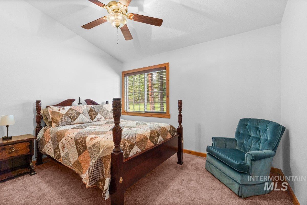 14 Sunrise Dr