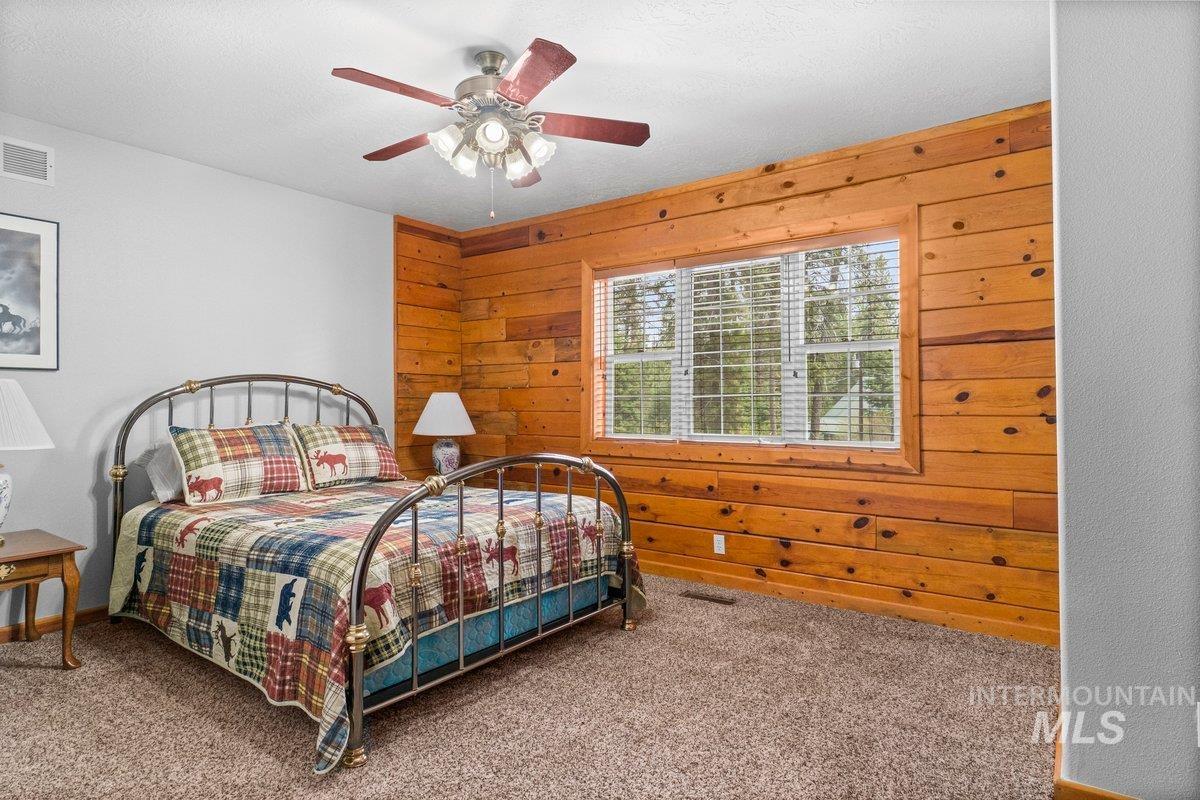 14 Sunrise Dr