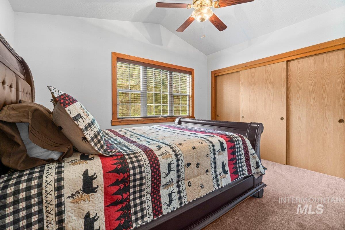 14 Sunrise Dr