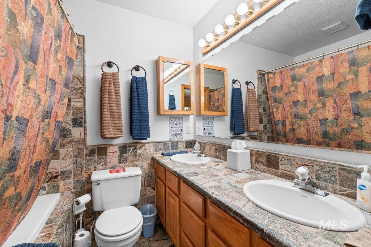14 Sunrise Dr