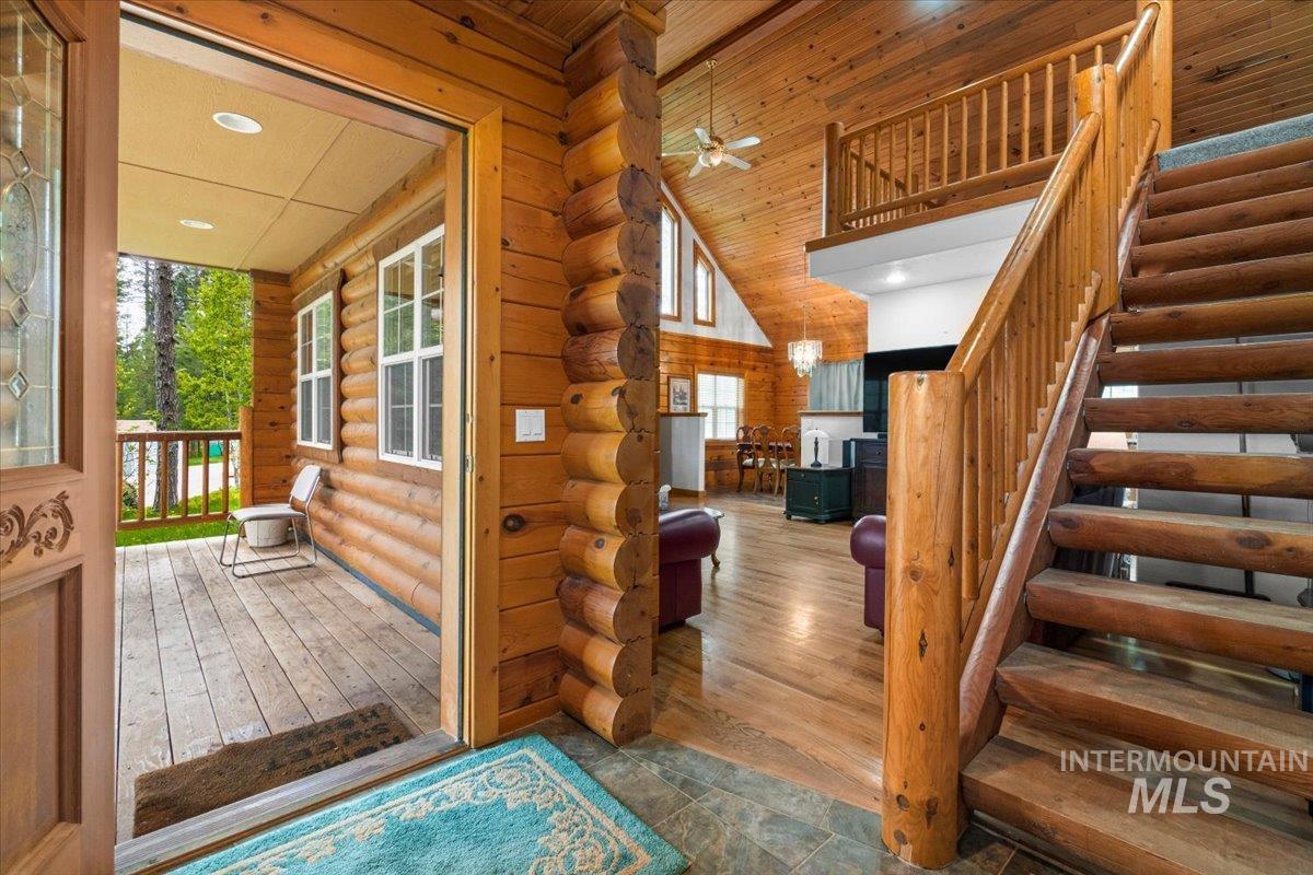 14 Sunrise Dr