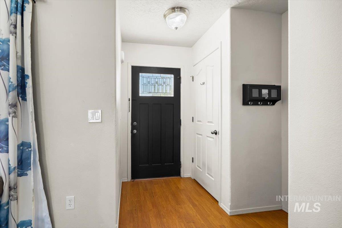 120 E Willow Creek Dr