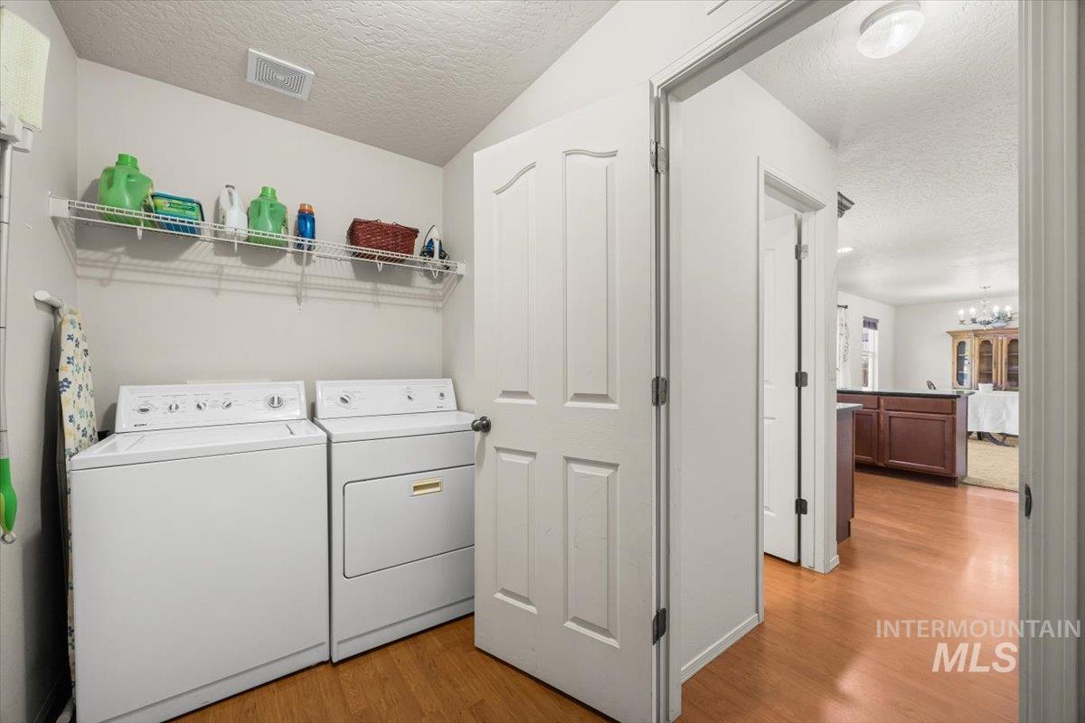 120 E Willow Creek Dr