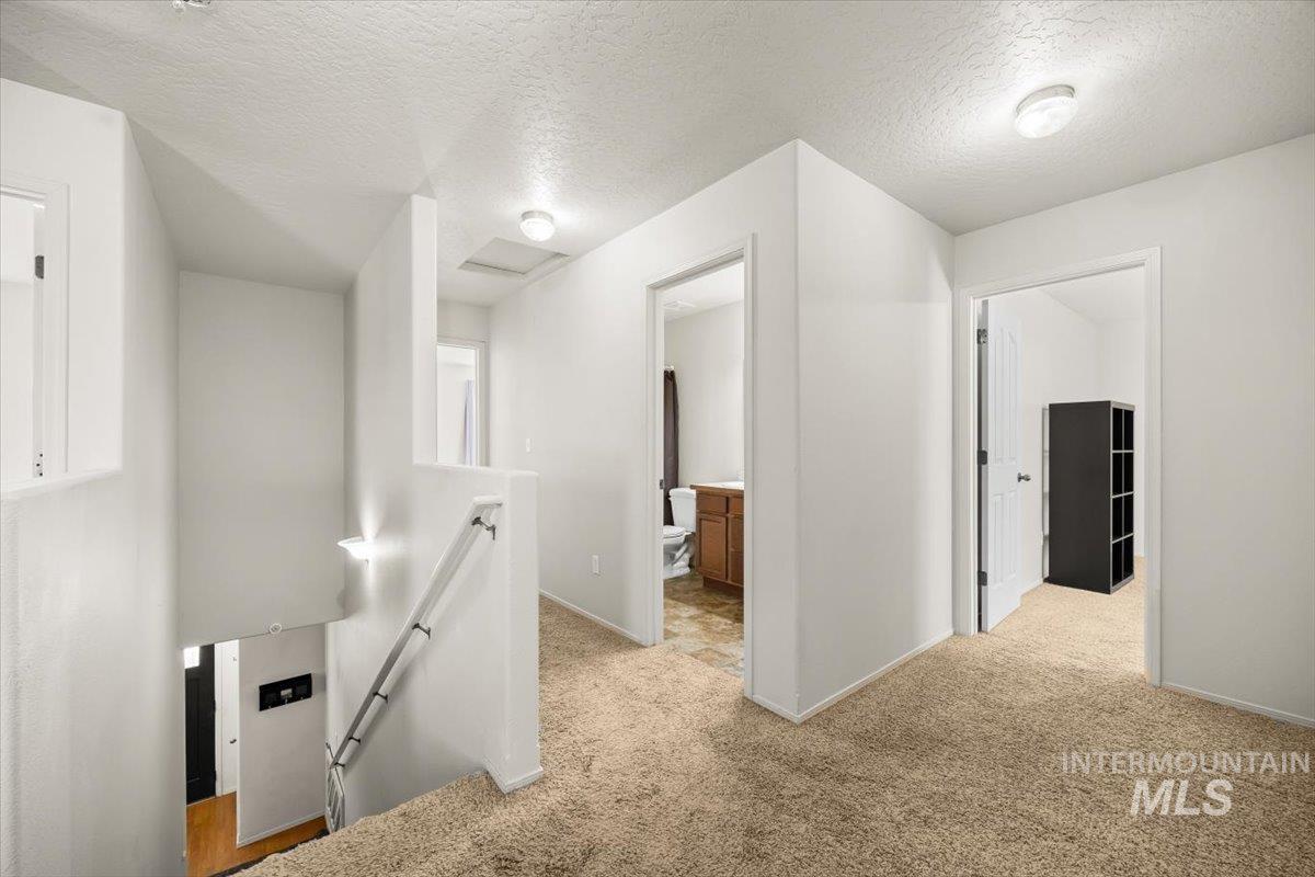 120 E Willow Creek Dr