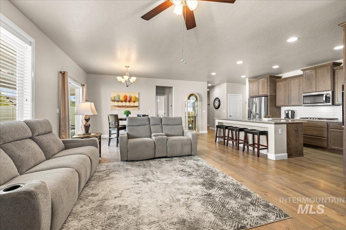 6010 W Daphne Dr.