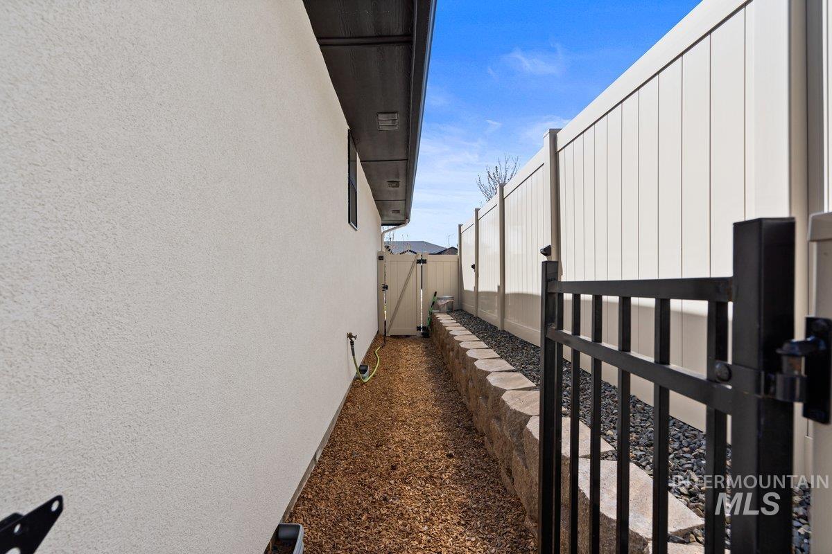 11450 W Threadgrass St