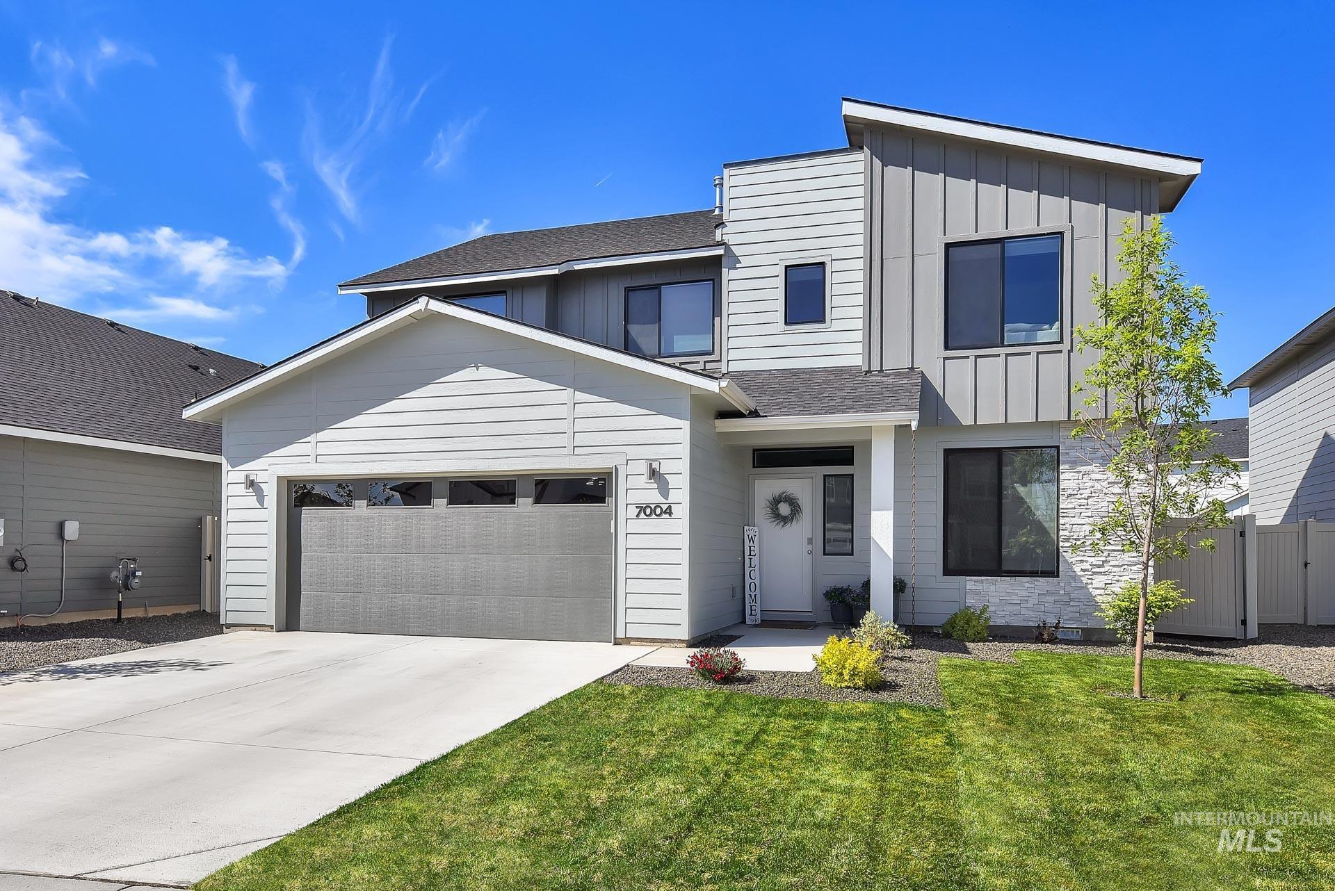 7004 W Grand Rapids Dr