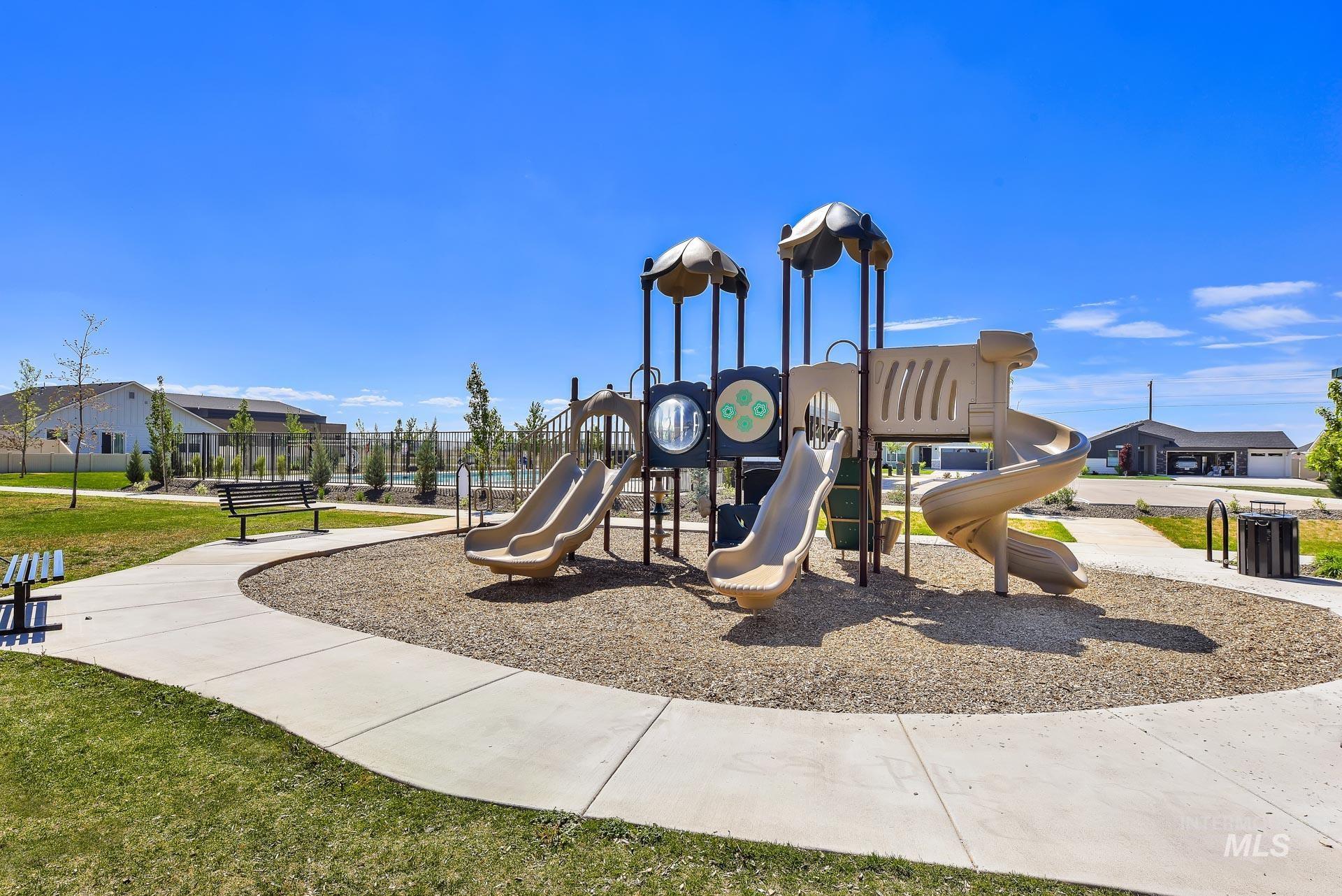 7004 W Grand Rapids Dr