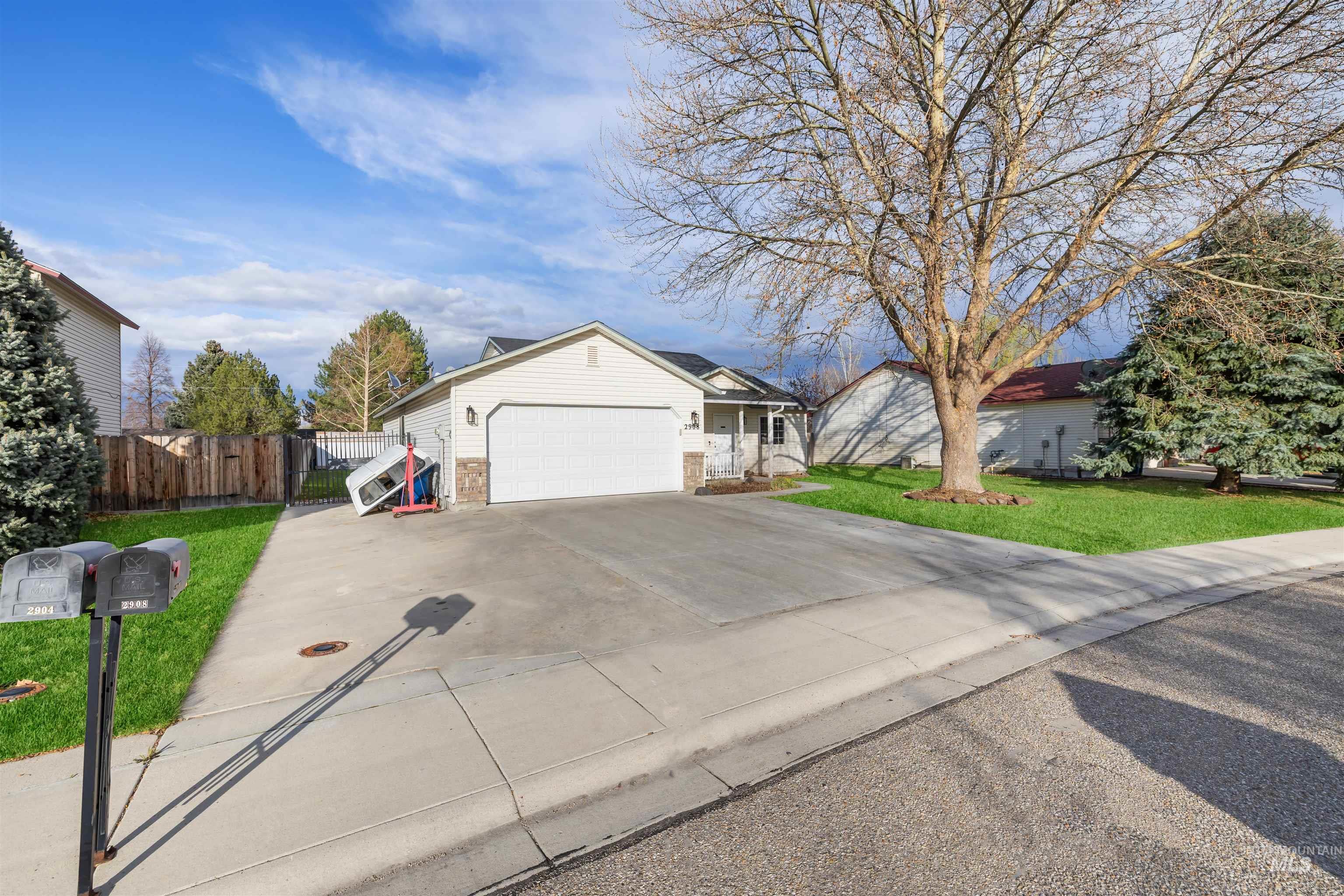 2908 E Sandgate Ave