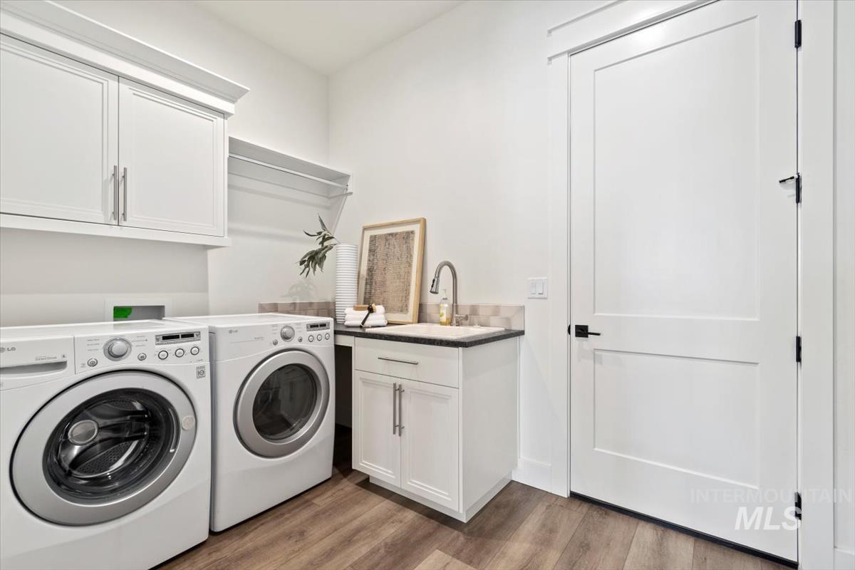 8833 W Fawn Brook St