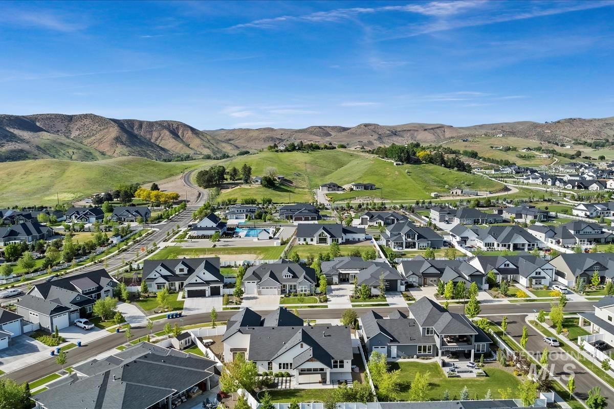 8833 W Fawn Brook St