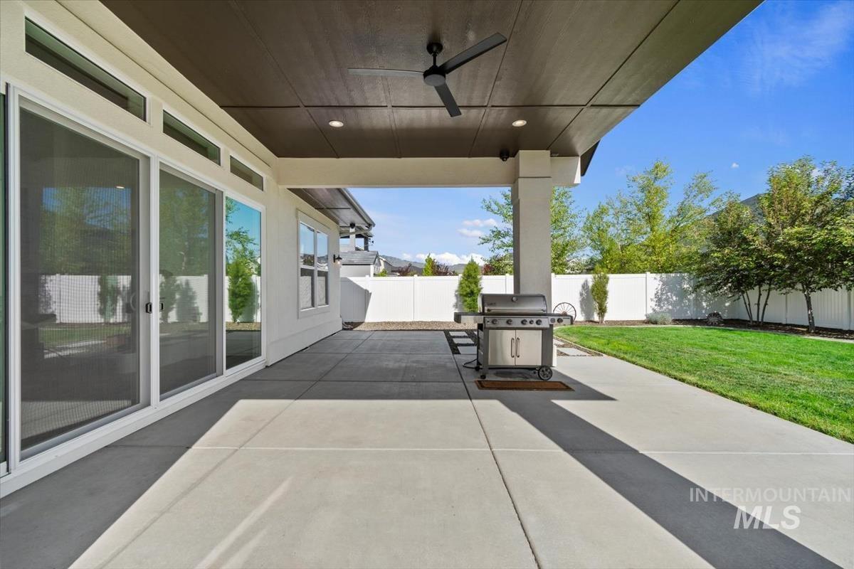 8833 W Fawn Brook St