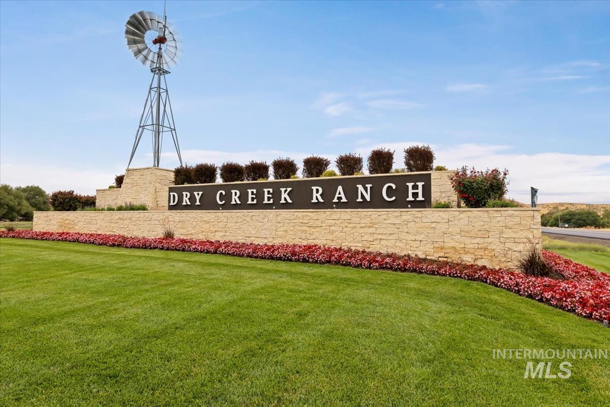 8833 W Fawn Brook St