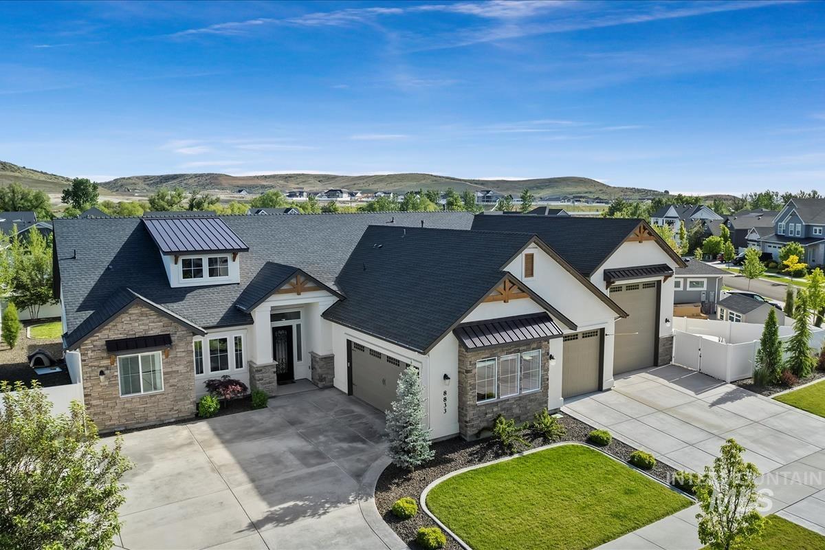 8833 W Fawn Brook St