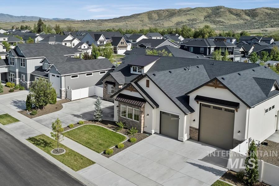 8833 W Fawn Brook St