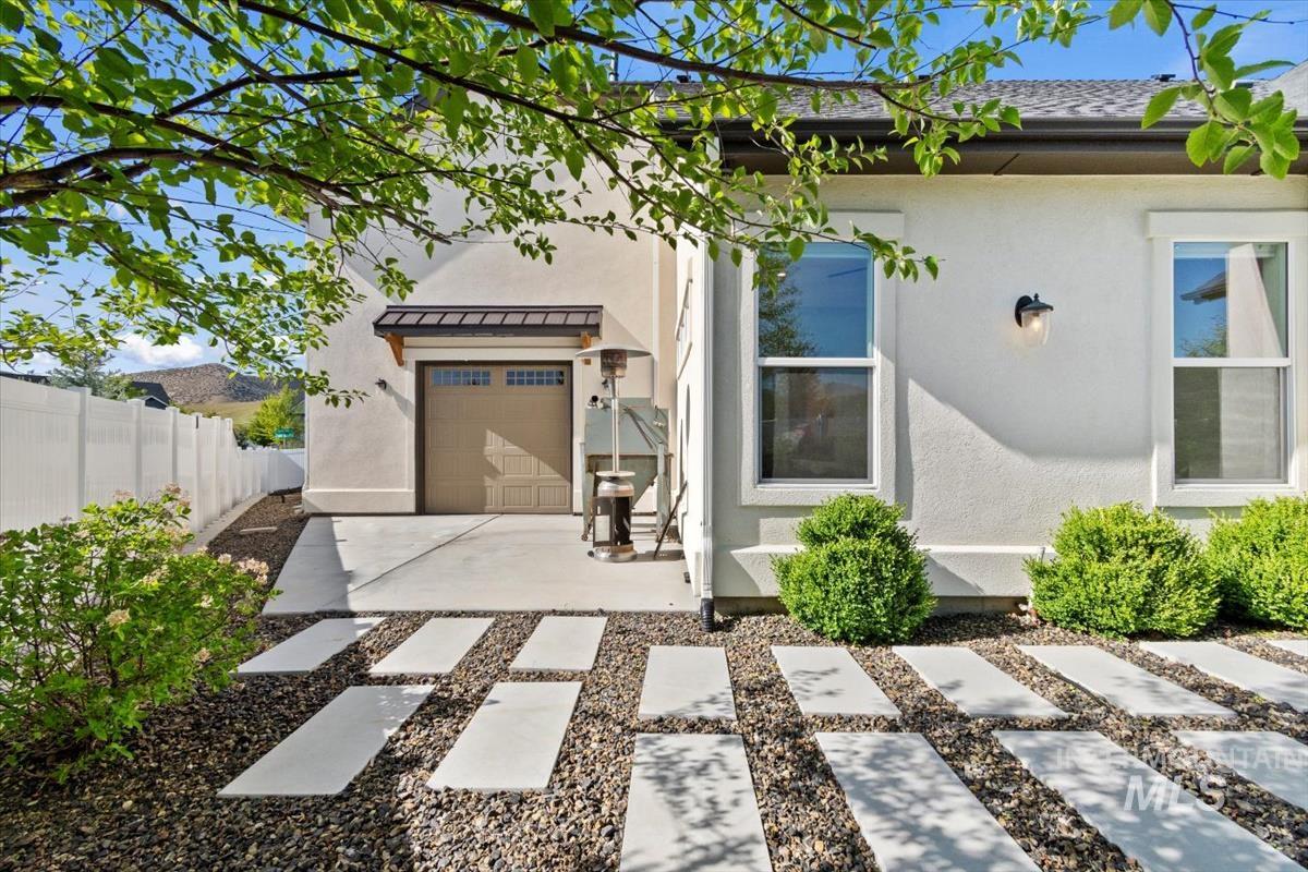 8833 W Fawn Brook St