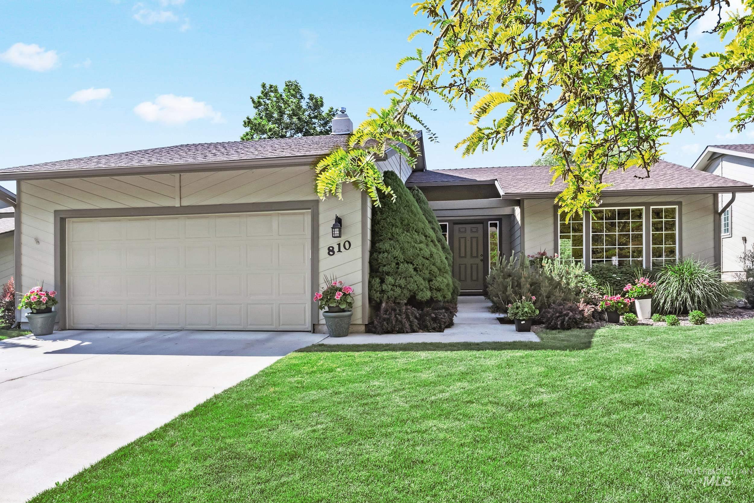 810 N Eagle Hills Way