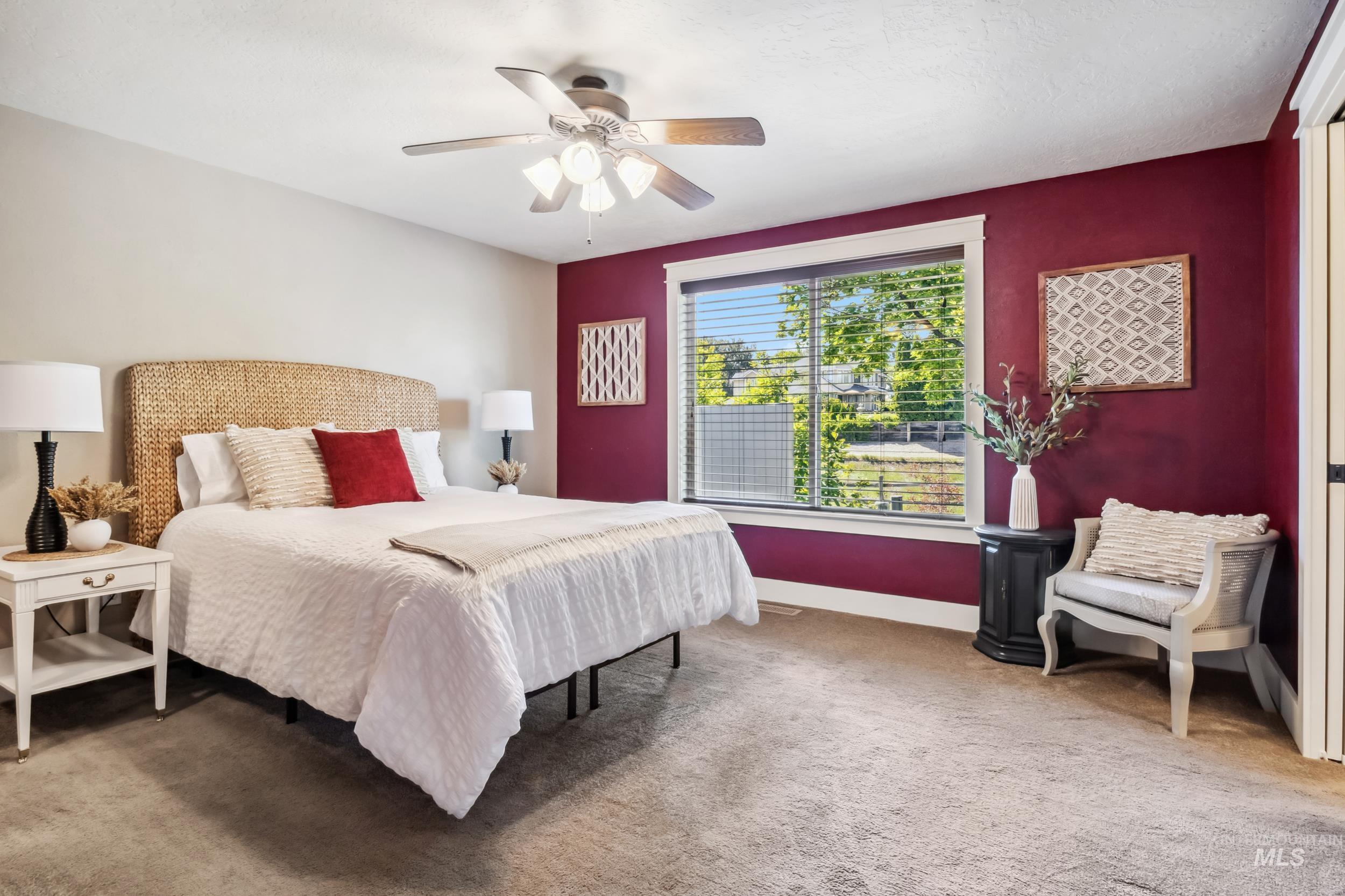 810 N Eagle Hills Way