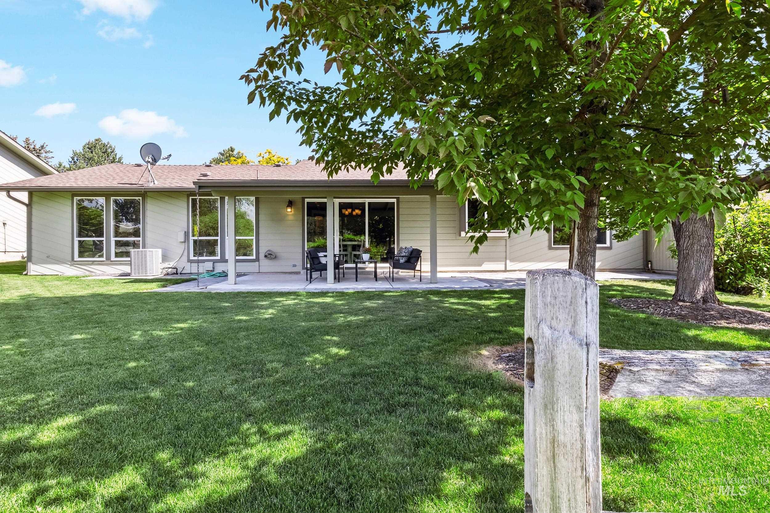 810 N Eagle Hills Way