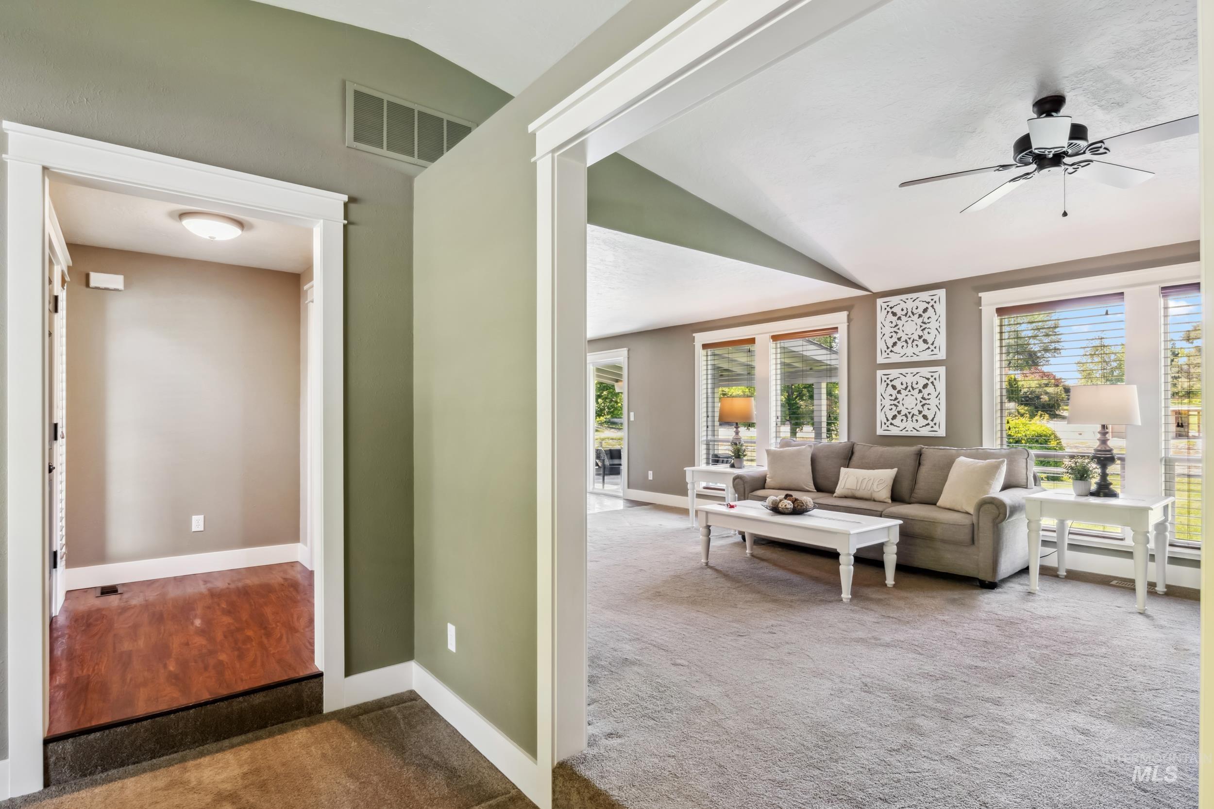 810 N Eagle Hills Way