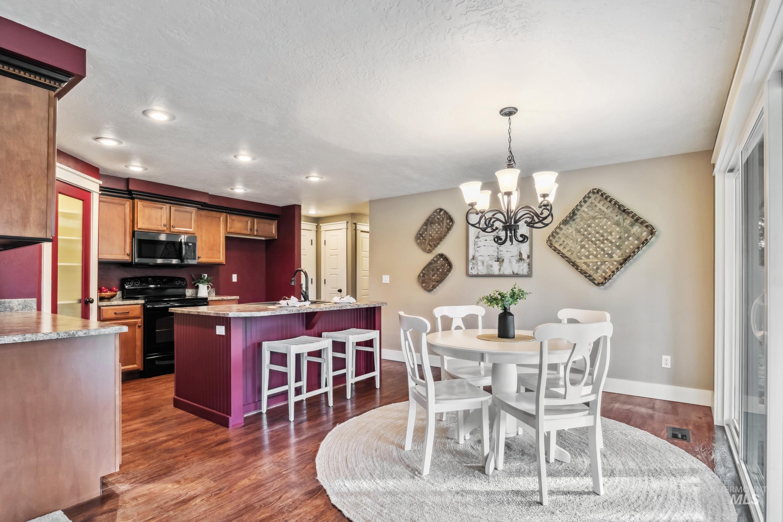 810 N Eagle Hills Way