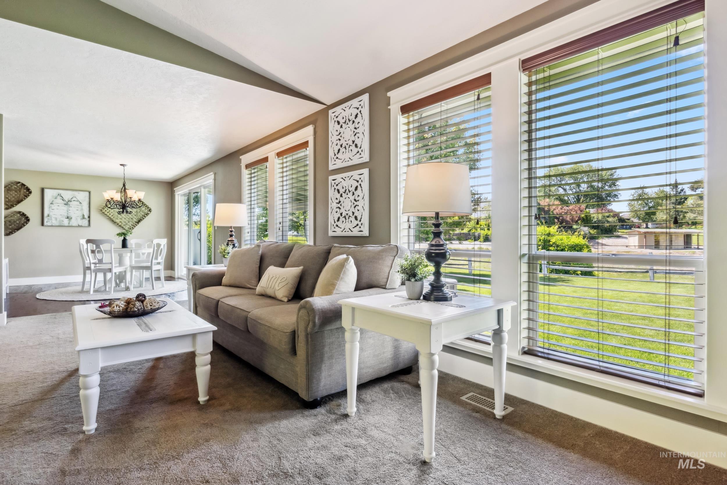 810 N Eagle Hills Way