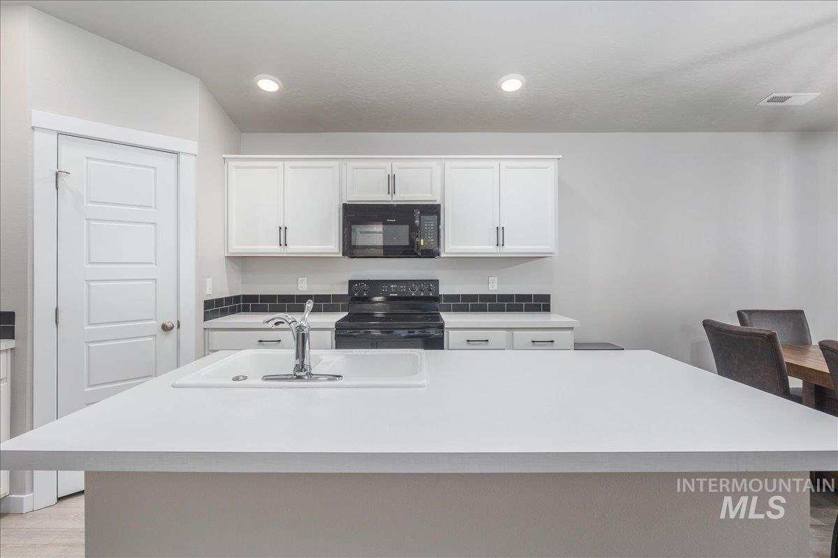 5144 W W Grand Rapids Dr