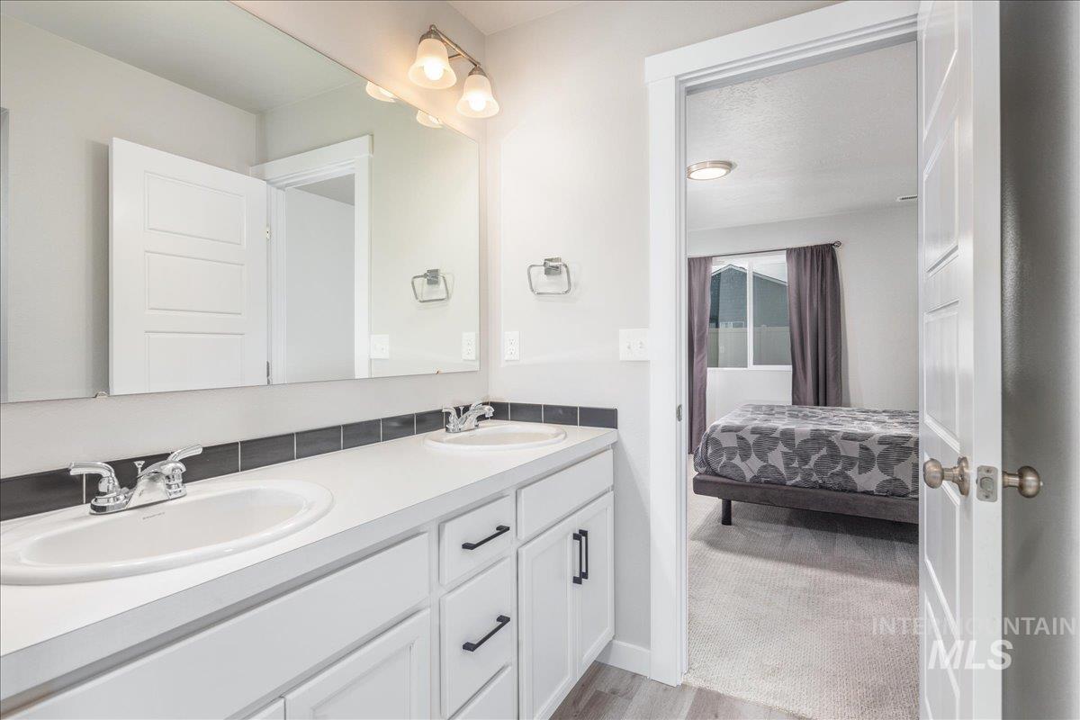 5144 W W Grand Rapids Dr