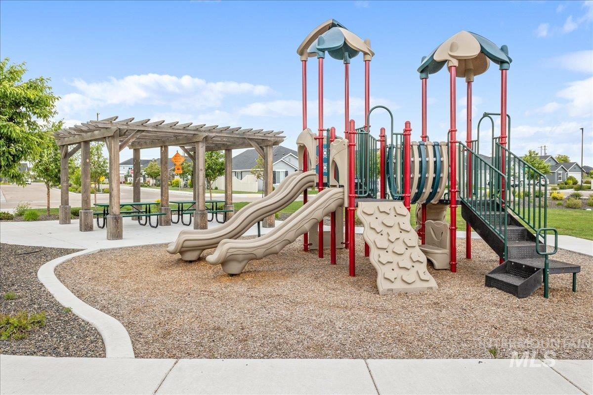 5144 W W Grand Rapids Dr