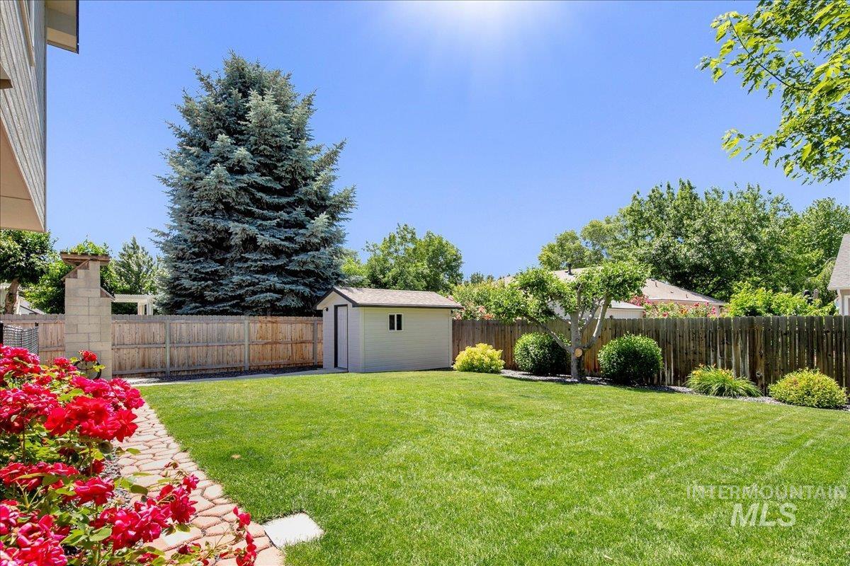 1049 N Purple Sage Way